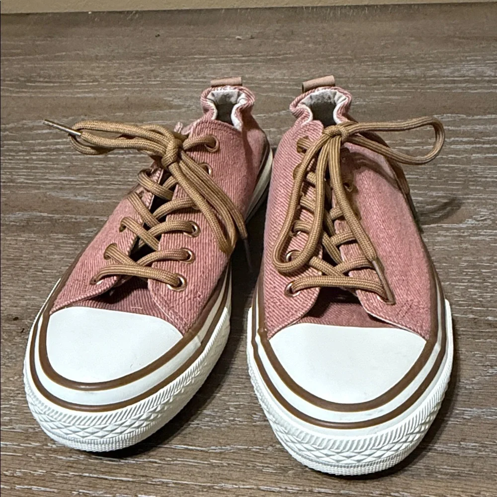 Very G Driana Sneakers in the rust/pinkish-red color  Size 7-1/2